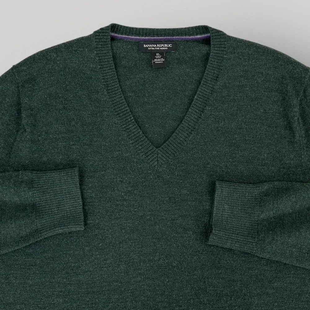 Banana Republic Sweater Mens XL Green Merino Wool Extra Fine V-Neck Pullover‎